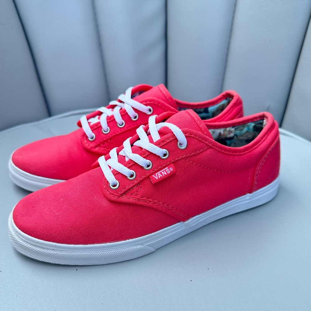 Red canvas lace up Vans women’s 6
